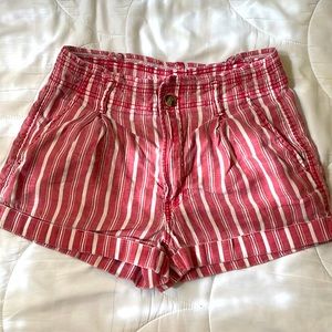 Paper bag American Eagle shorts